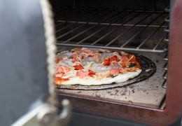 Comment utiliser un four à pizza à gaz pour cuisiner en plein air ?
